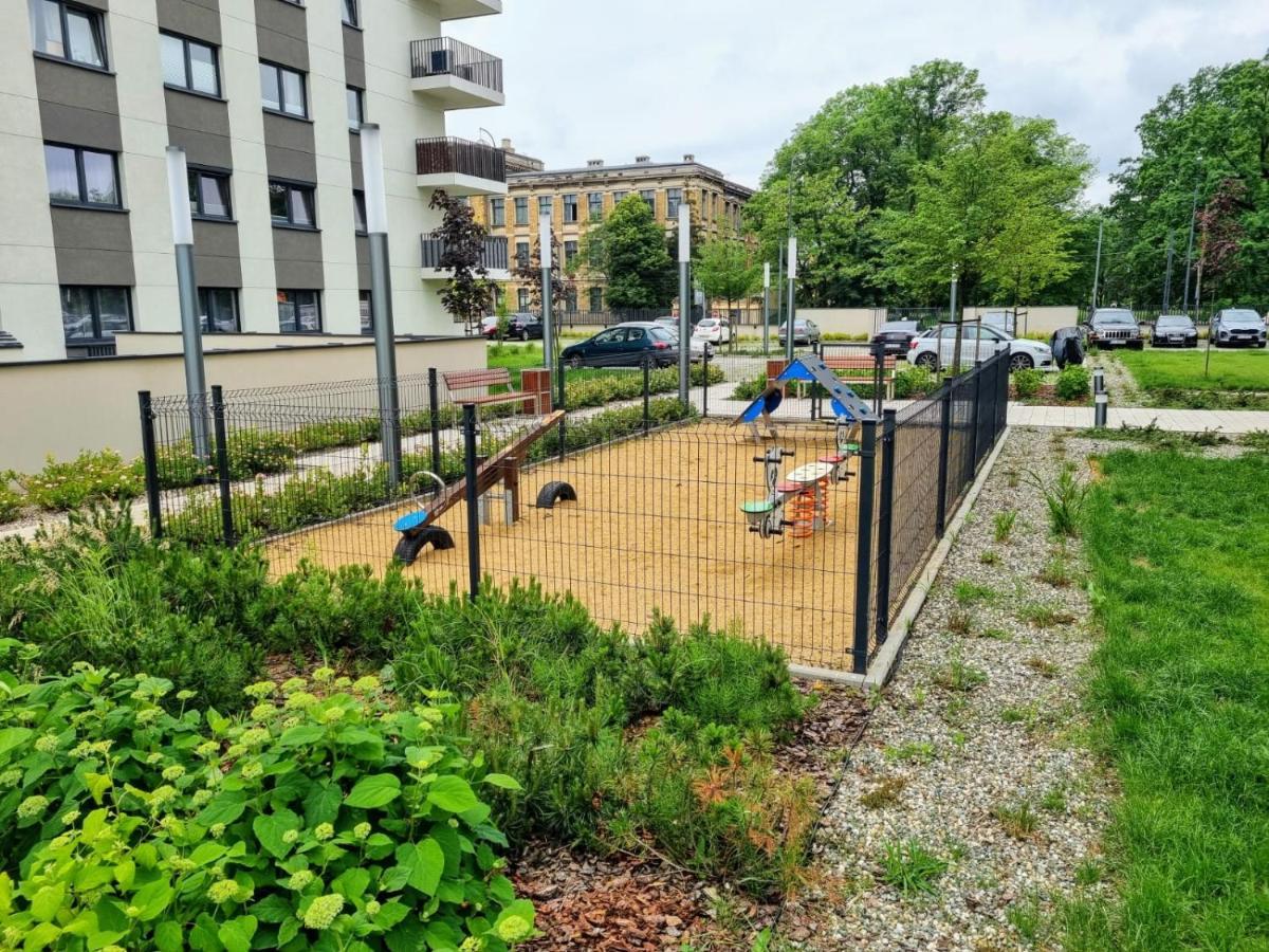 Apple Apartments - Gdanska Prywatne Miejsce Parkingowe Lódź Exterior foto